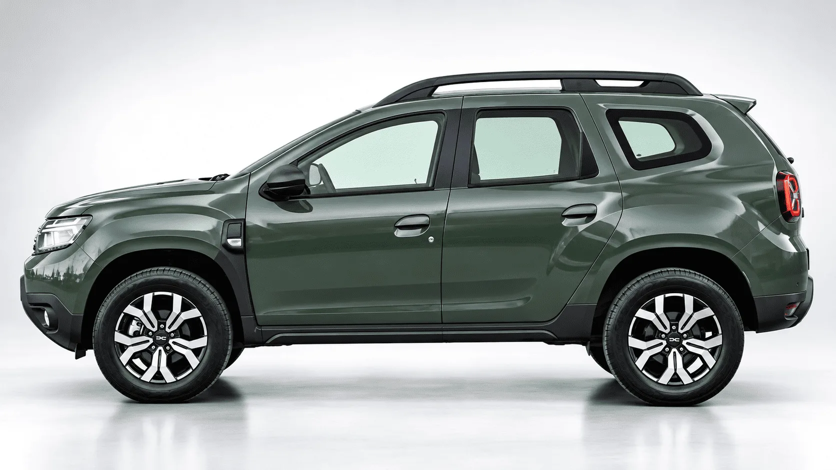 Dacia Duster Yeşil kiralık SUV — yan profil görünümü