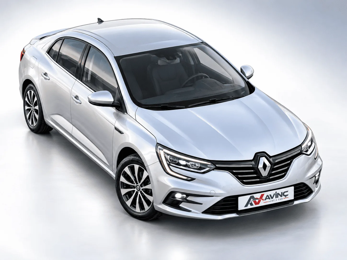 Renault Megane Gümüş Gri kiralık araç — yukarıdan ön çapraz görünüm