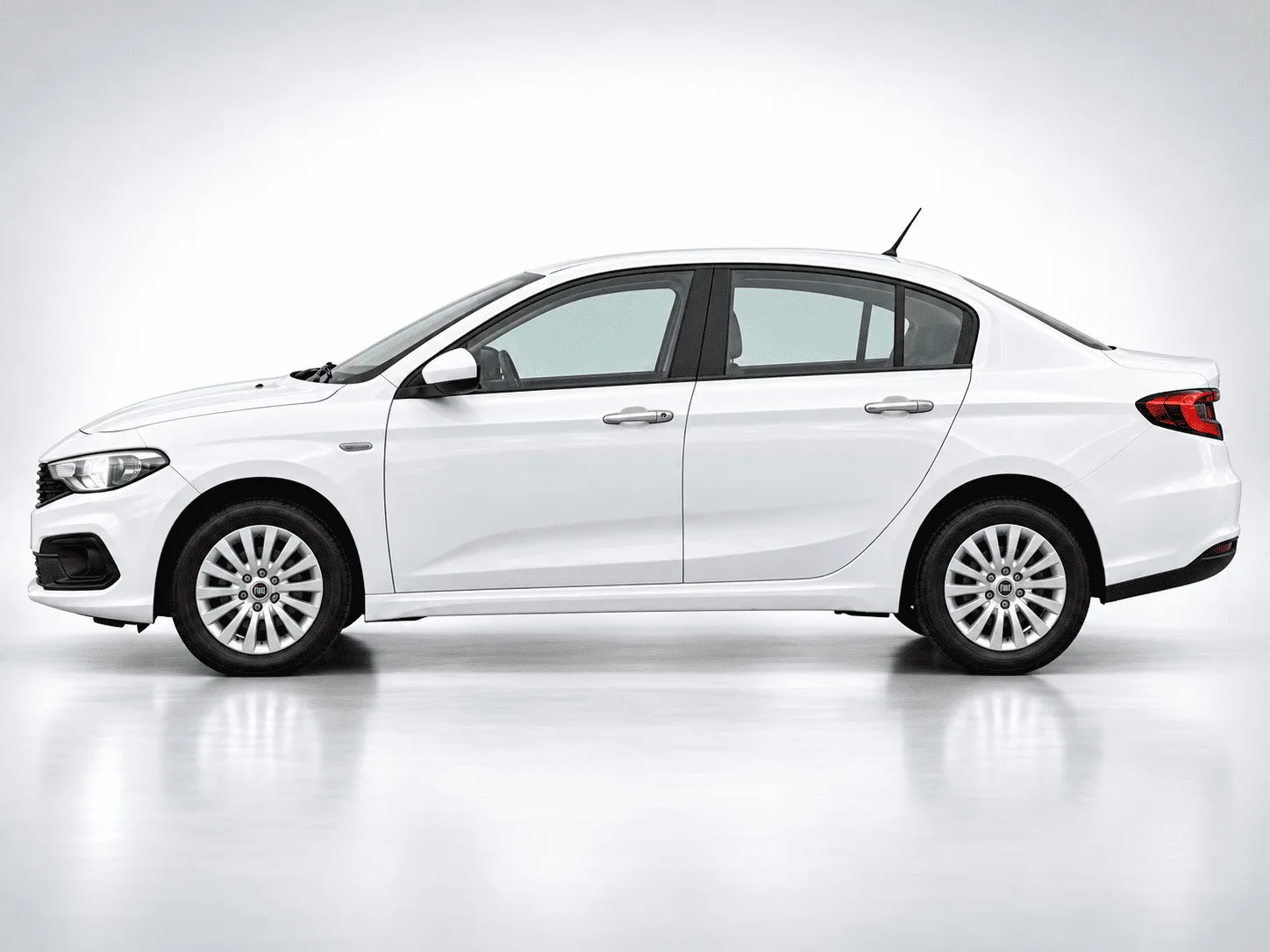 Fiat Egea Easy Beyaz kiralık araç — yan profil görünümü